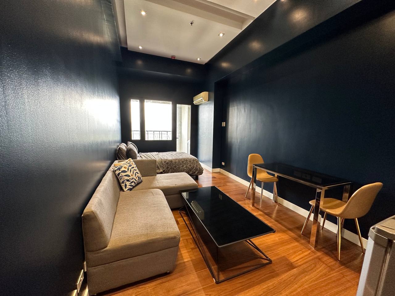 Renovated Studio with Balcony in Admiral Baysuites Manila