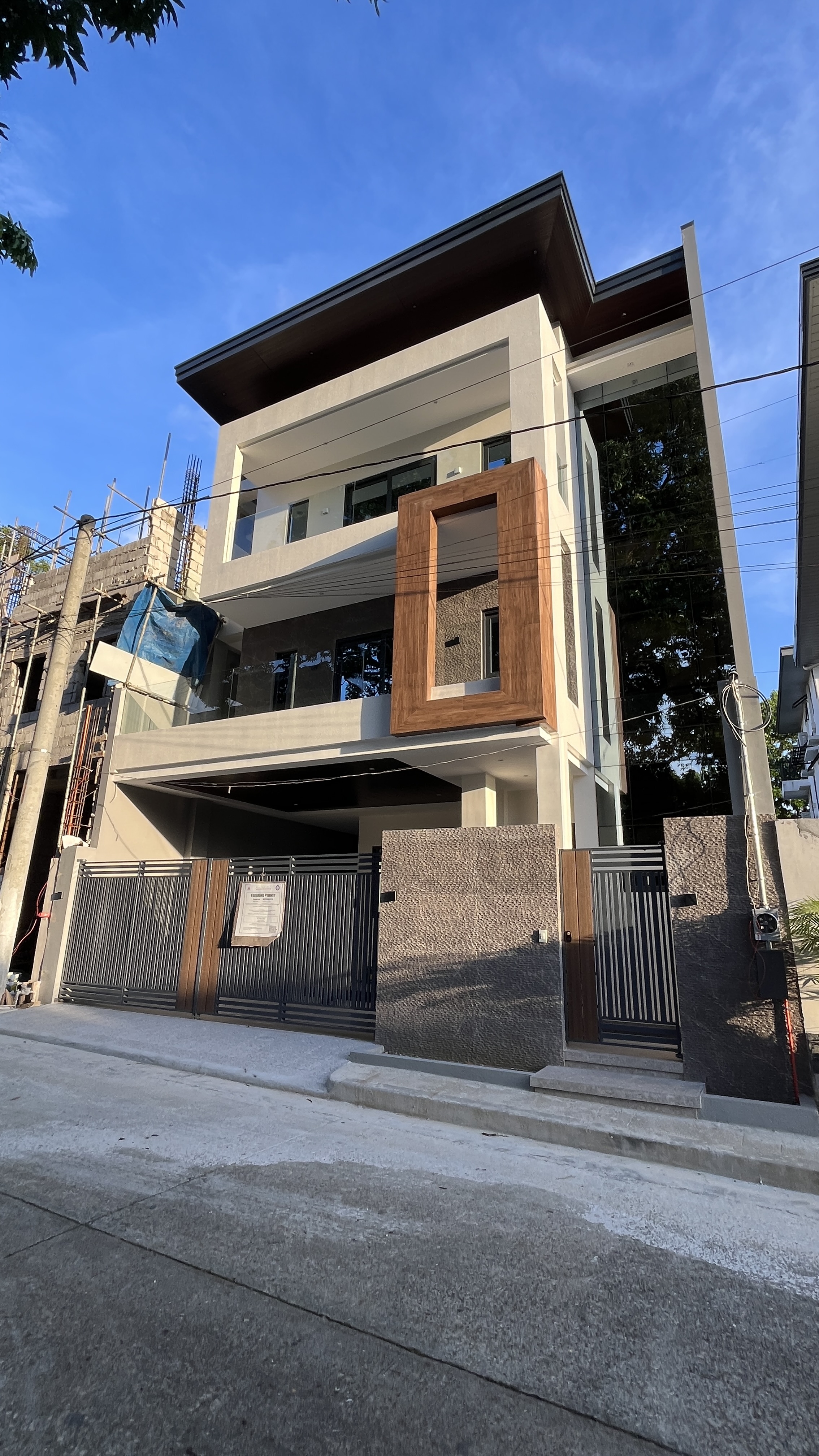 3 Storey House & Lot in Tandang Sora QC