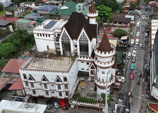 886 SQM 7 FLOOR CORNER PROPERTY AT P TUAZON CUBAO