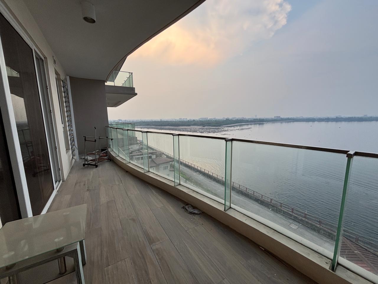 Oak Harbor Residences