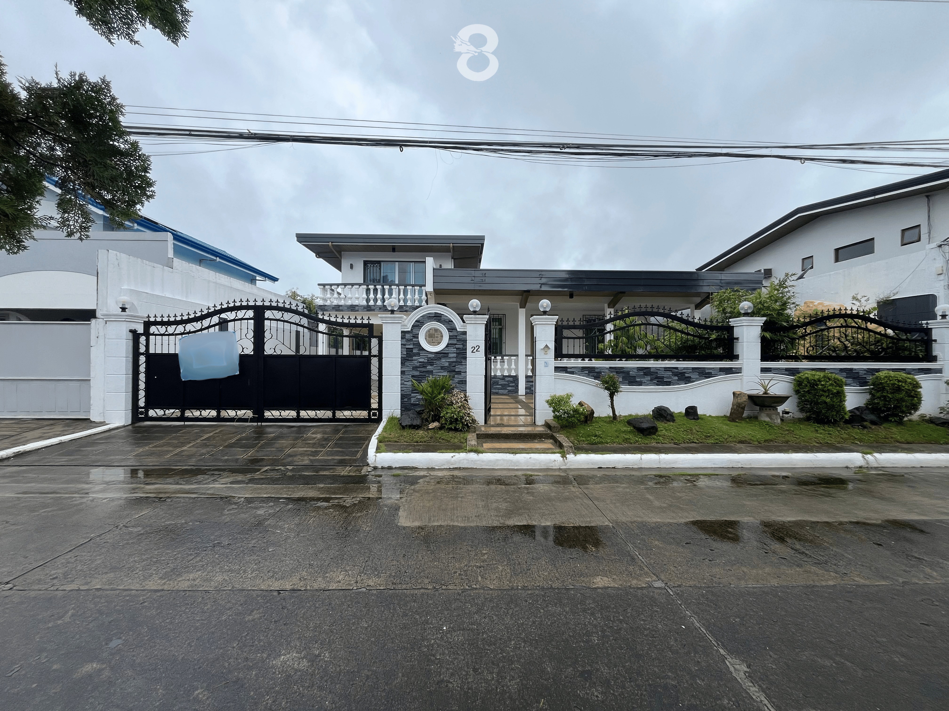 House and Lot in Merville Park Executive Area