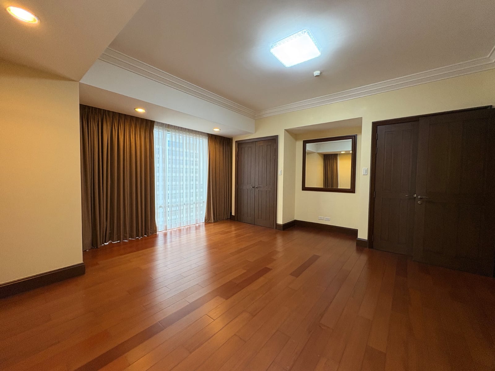 4BR Dicovery Primea unit for lease