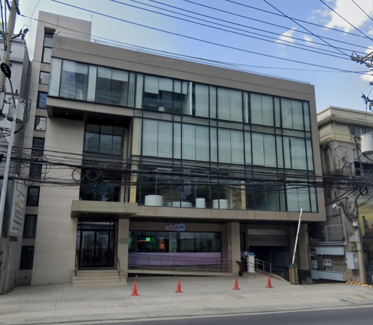 928 Arnaiz Building for lease