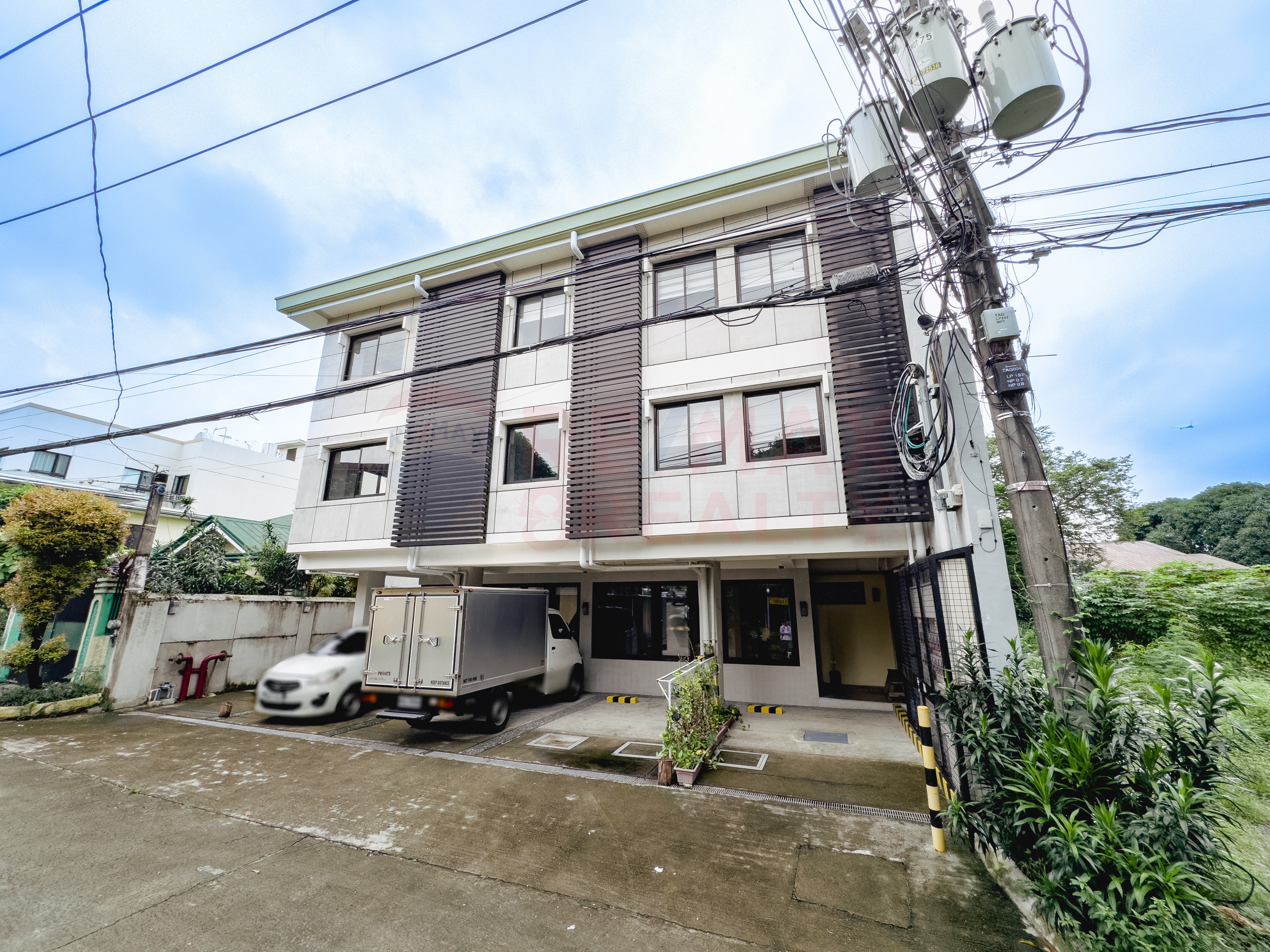 Apartment Building for Sale in AFPOVAI Phase 1