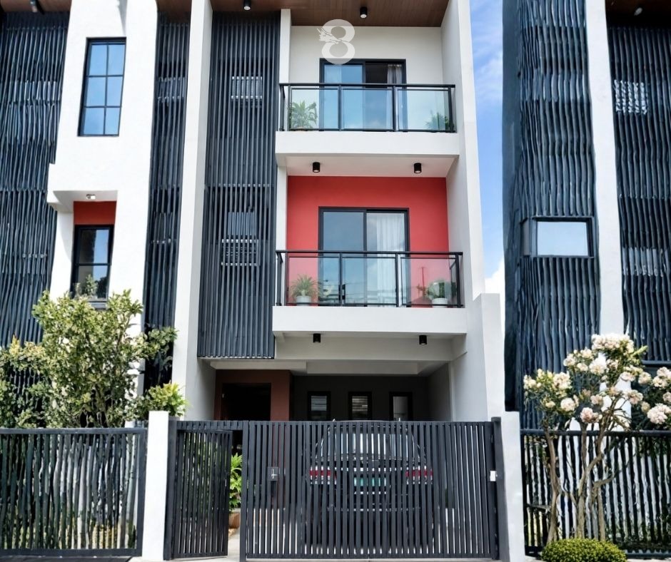 3 Stories Townhouse in AFPOVAI Phase 5, Taguig City