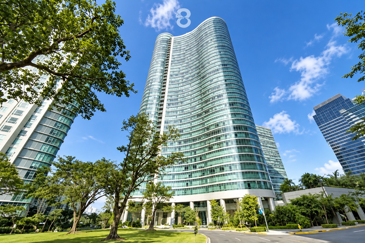 2 Bedroom Unit in One Mckinley Place