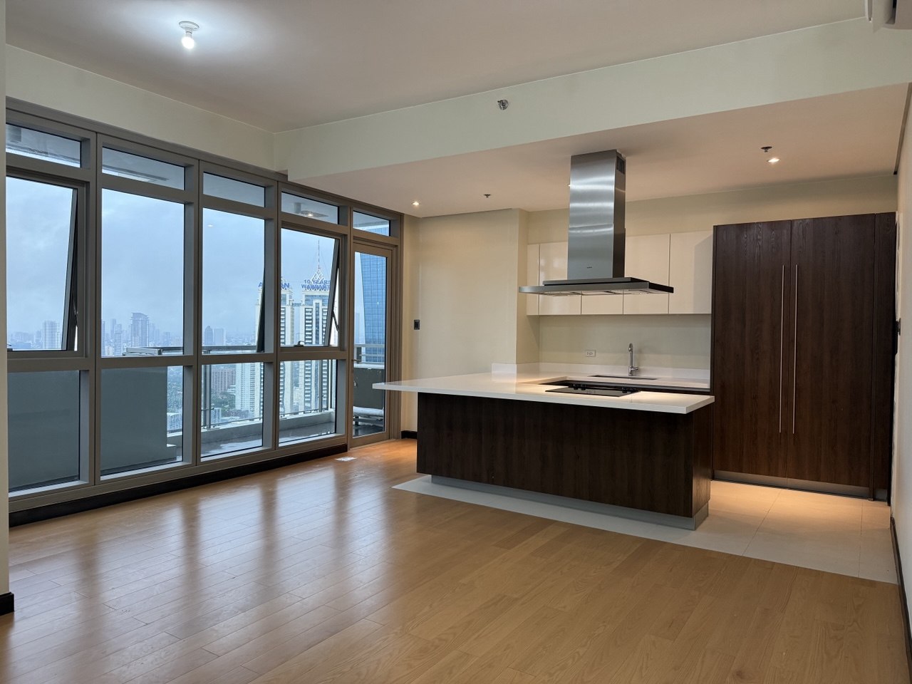 3 Bedroom with Stunning view in Westin, Mandaluyong City